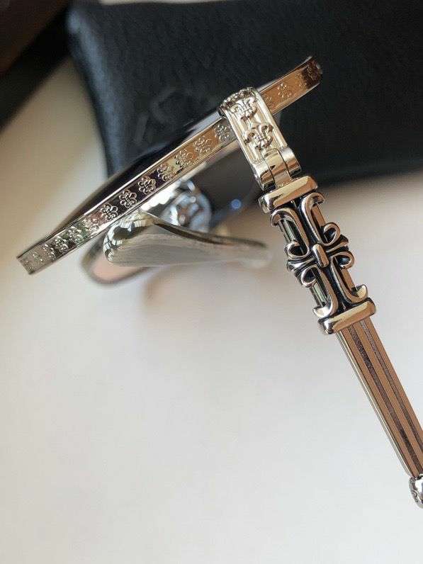 Picture of Chrome Hearts Sunglasses _SKUfw46734144fw